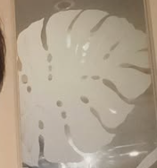 白い葉っぱの模様の壁写真